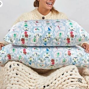 ⚡️Elf x Kit•sch Satin Pillowcase (The North Pole)